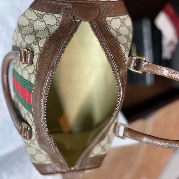 Gucci Vintage Duffle Bag - Picture 8 of 16